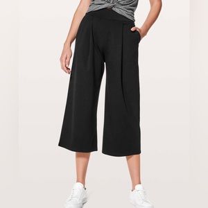 Lululemon Can You Feel The Pleat Crop *21" - Like New - Size 6